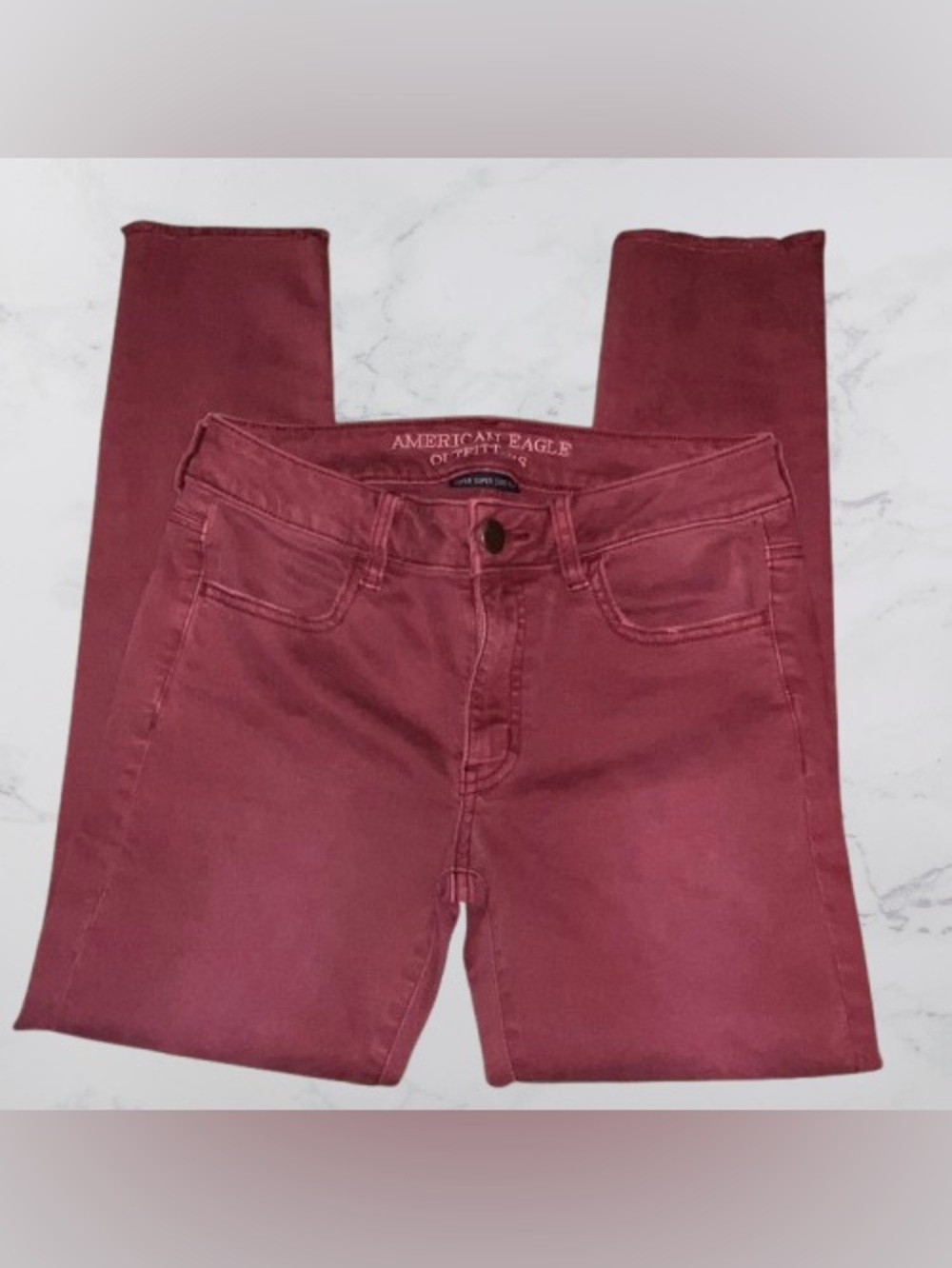 American Eagle | High Rise Super Stretch Cropped Jeans | Size 6 | Red/Rose Color